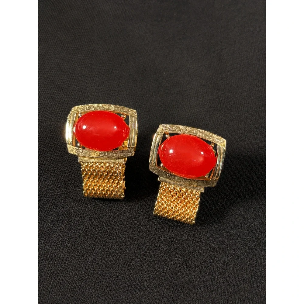 Vintage Red Cabochon Mesh Wraparound Cufflinks Gold Tone Mid Century